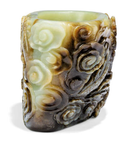 A CHINESE MOTTLED GREENISH-WHITE AND BROWN JADE WASHER - photo 3