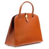 Hermes. A NOISETTE CALF BOX LEATHER DALVY 30 WITH GOLD HARDWARE - фото 2