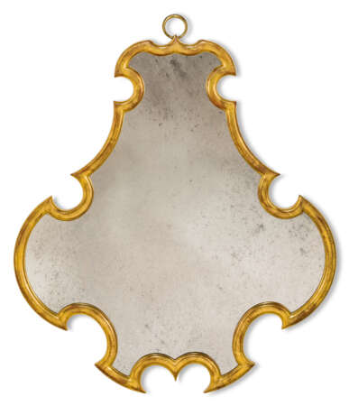 A PAIR OF GILT-FRAMED CARTOUCHE-SHAPED MIRRORS - photo 4