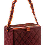 Chanel. A BURGUNDY QUILTED SUEDE LUNCHBOX BAG WITH TORTOISE LUCITE HARDWARE - фото 2