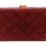 Chanel. A BURGUNDY QUILTED SUEDE LUNCHBOX BAG WITH TORTOISE LUCITE HARDWARE - фото 4