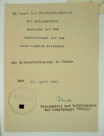Urkundengruppe eines Oberleutnants zur See des Panzerschiffs "Scharnhorst". - Foto 4