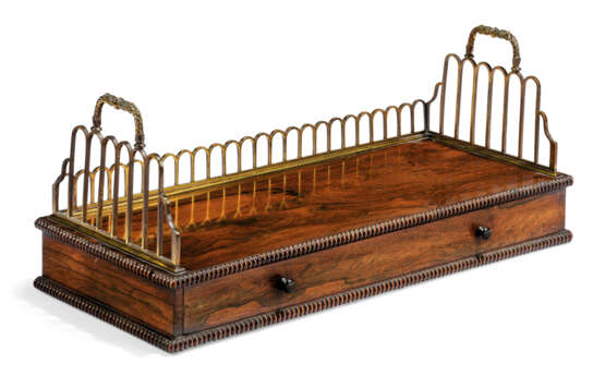 A REGENCY LACQUERED-BRASS-MOUNTED BRAZILIAN ROSEWOOD BOOK TROUGH - фото 2