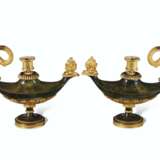 A PAIR OF DIRECTOIRE ORMOLU AND PATINATED BRONZE CASSOLETTES - Foto 4