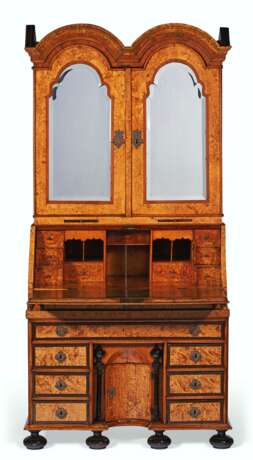 A WILLIAM AND MARY PEWTER-MOUNTED STAINED FIELD MAPLE, YEWWOOD AND OAK BUREAU CABINET - photo 4