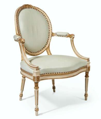 Linnell, John. A SET OF TWELVE WHITE-PAINTED AND PARCEL-GILT DINING CHAIRS - фото 3