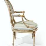 Linnell, John. A SET OF TWELVE WHITE-PAINTED AND PARCEL-GILT DINING CHAIRS - photo 4