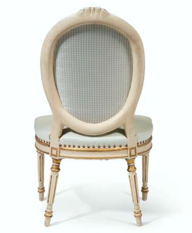 Linnell, John. A SET OF TWELVE WHITE-PAINTED AND PARCEL-GILT DINING CHAIRS - photo 10