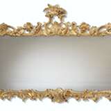 A GEORGE II GILTWOOD OVER-MANTEL MIRROR - Foto 1