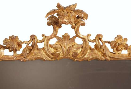 A GEORGE II GILTWOOD OVER-MANTEL MIRROR - photo 3