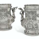 A MATCHED PAIR OF GERMAN SILVER WINE COOLERS - Foto 1