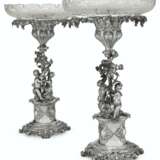 Garrard, Robert. A PAIR OF VICTORIAN SILVER AND CUT-GLASS CENTERPIECE COMPOTES - фото 1