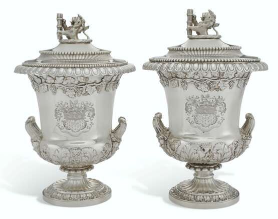 Smith, Benjamin. A PAIR OF REGENCY SILVER WINE COOLERS AND COVERS - фото 1