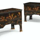 A PAIR OF GEORGE II BLACK, GILT AND SCARLET CHINESE LACQUER AND JAPANNED CHESTS - фото 1