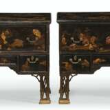 A PAIR OF GEORGE II BLACK, GILT AND SCARLET CHINESE LACQUER AND JAPANNED CHESTS - photo 2