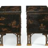 A PAIR OF GEORGE II BLACK, GILT AND SCARLET CHINESE LACQUER AND JAPANNED CHESTS - фото 3