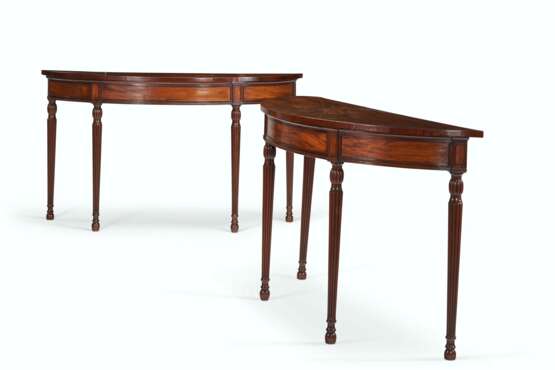 A PAIR OF LATE GEORGE III MAHOGANY DEMILUNE SIDE TABLES - фото 1