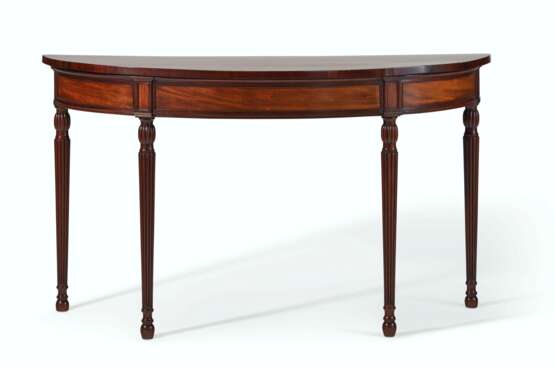 A PAIR OF LATE GEORGE III MAHOGANY DEMILUNE SIDE TABLES - фото 2