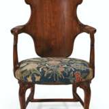 A GEORGE I WALNUT SHEPHERD'S CROOK ARMCHAIR - photo 1