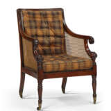 Gillows. A REGENCY MAHOGANY CANED BERGERE - photo 1