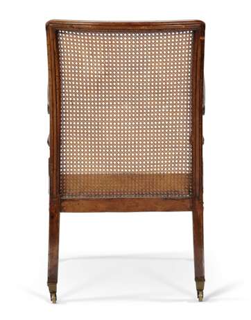 Gillows. A REGENCY MAHOGANY CANED BERGERE - photo 4