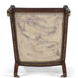 Gillows. A REGENCY MAHOGANY CANED BERGERE - Foto 7