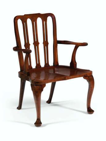 A PAIR OF GEORGE II SOLID MAHOGANY HALL ARMCHAIRS - фото 3