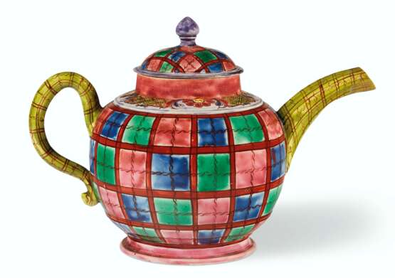 A STAFFORDSHIRE SALT-GLAZED STONEWARE JACOBITE TEAPOT AND COVER - фото 2