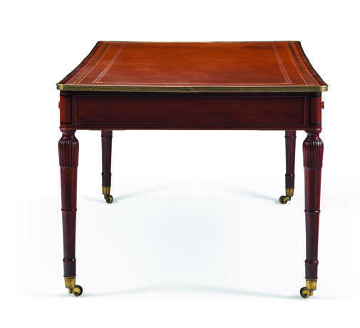 A LATE GEORGE III MAHOGANY PARTNERS LIBRARY TABLE - Foto 4