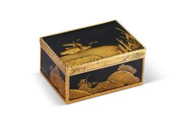 A LOUIS XV GOLD AND JAPANESE LACQUER SNUFF BOX