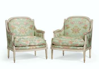 A PAIR OF LOUIS XVI WHITE-PAINTED MARQUISES