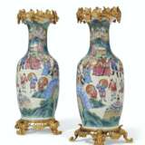 A VERY LARGE PAIR OF ORMOLU-MOUNTED CHINESE EXPORT FAMILLE ROSE PORCELAIN VASES - photo 2