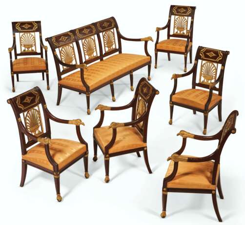 A SOUTH EUROPEAN SUITE OF PARCEL-GILT AND STAINED WALNUT SEAT FURNITURE - фото 1