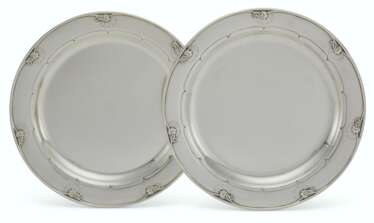 A PAIR OF DANISH SILVER LARGE MEAT DISHES, NO.232U