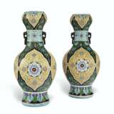 A LARGE PAIR OF THEODORE DECK FAIENCE PERSIAN-STYLE VASES - фото 1