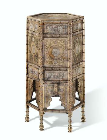 A PAIR OF 'CAIROWARE' SILVERED-METAL, BRASS, AND COPPER-INLAID SIDE TABLES - фото 3