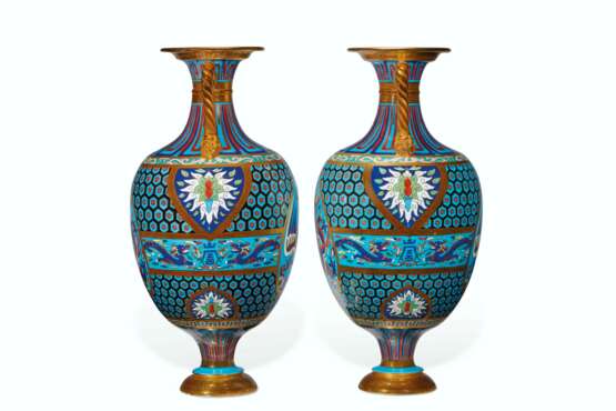 Minton Ceramic Factory. A PAIR OF MINTONS PORCELAIN FAUX CLOISONNE VASES - photo 5