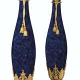 A MONUMENTAL PAIR OF FRENCH ORMOLU AND ONYX-MOUNTED MOTTLED COBALT-BLUE GROUND SEVRES STYLE PORCELAIN VASES - фото 4