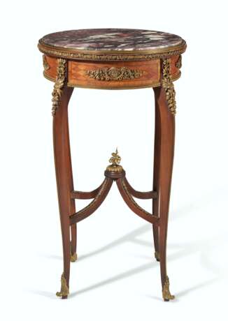 A FRENCH ORMOLU-MOUNTED MAHOGANY, KINGWOOD AND SATINE PARQUETRY GUERIDON - фото 2