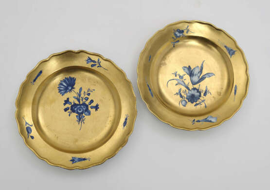 Zwei Teller mit Goldfond, Meissen, Punktzeit bzw. Marcolini - фото 1