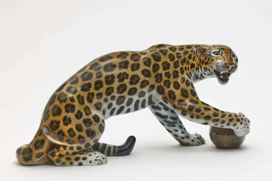 Panther mit Kugel, 1935, Rosenthal, Entwurf Gerhard Schliepstein - photo 1