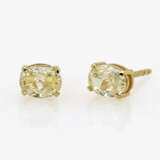 Ein Paar Ohrstecker mit ovalen Diamanten, Begien - Foto 1