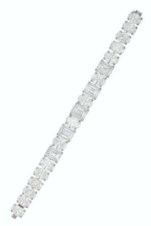 AN IMPRESSIVE DIAMOND BRACELET - фото 1