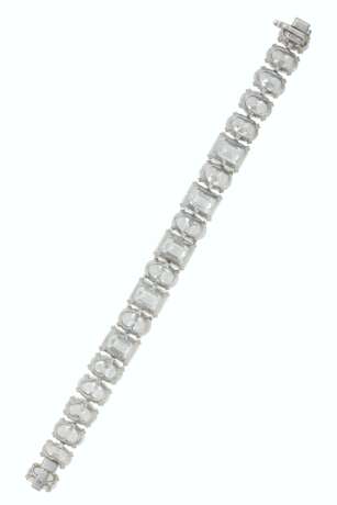 AN IMPRESSIVE DIAMOND BRACELET - фото 2