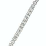 AN IMPRESSIVE DIAMOND BRACELET - фото 2