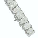 AN IMPRESSIVE DIAMOND BRACELET - фото 3