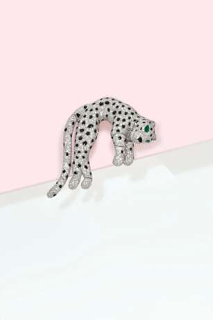 CARTIER DIAMOND, ONYX AND EMERALD `PANTH&#200;RE` CLIP-BROOCH - photo 3