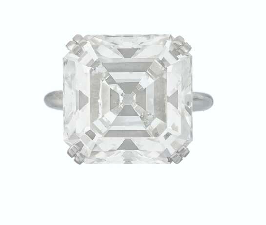 THE BUHL-MANN DIAMOND
DIAMOND RING - photo 1