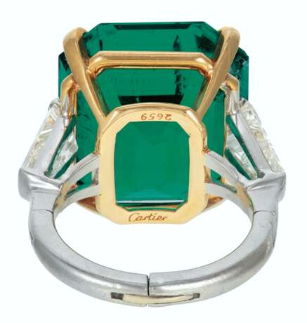 CARTIER EMERALD AND DIAMOND RING - photo 3