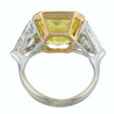 COLORED DIAMOND AND DIAMOND RING - фото 3